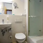 Tagungs- Und Bildungszentrum Steinbach/taunus Hotel