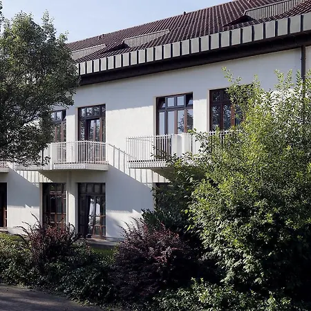Tagungs- Und Bildungszentrum Steinbach/taunus 3*